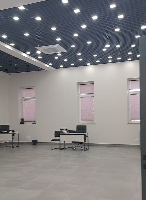 Novza metro 150 m2 open space SROCHNO arenda.