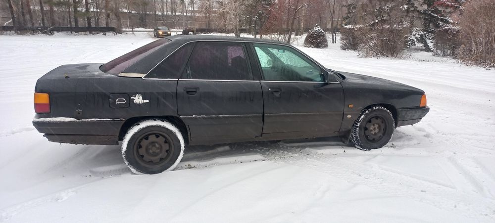 Продам ауди 100 с3 1990года.