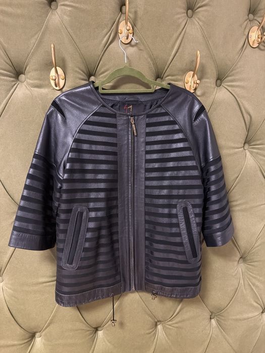 Куртка кожаная.