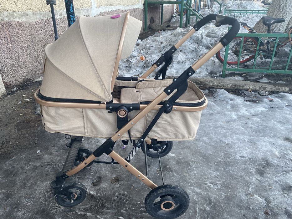 Продаётся коляска Belecoo