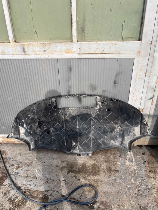 Koра за задна броня Tesla Model 3 17-