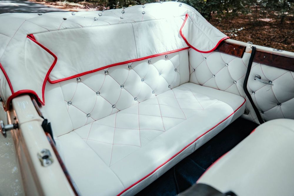 Închiriez mașina de epocă