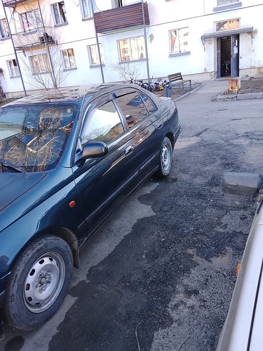 TOYOTA KARINA E машина продам торг есть