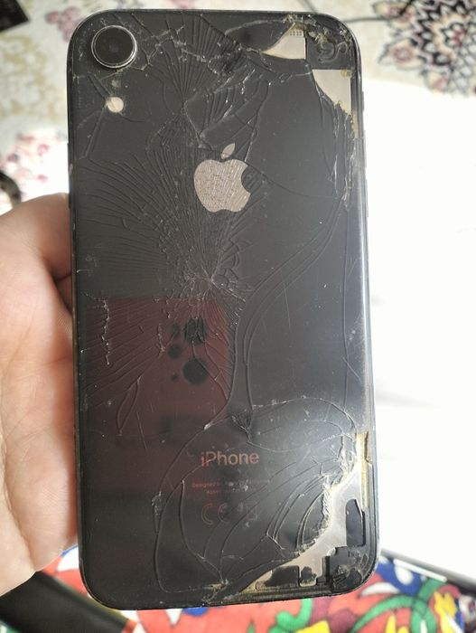 Продам iPhone XR