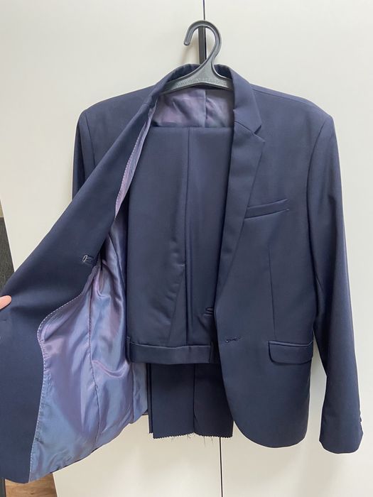 Продам костюм