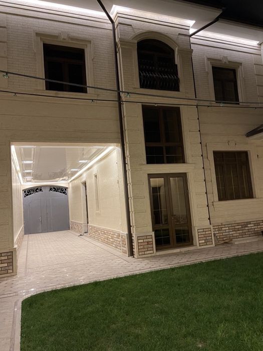 Hovli Sotiladi 300 Kvadrat