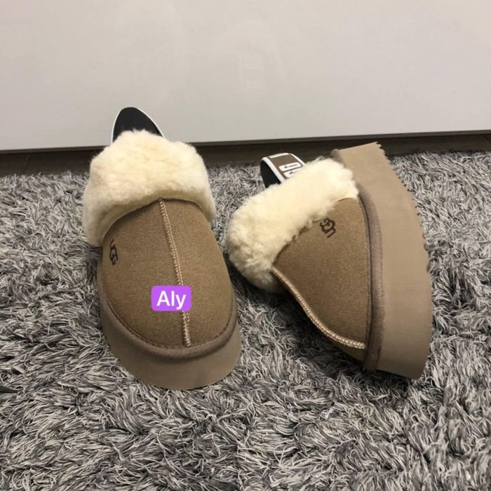 Ugg-uri și adidasi preț redus