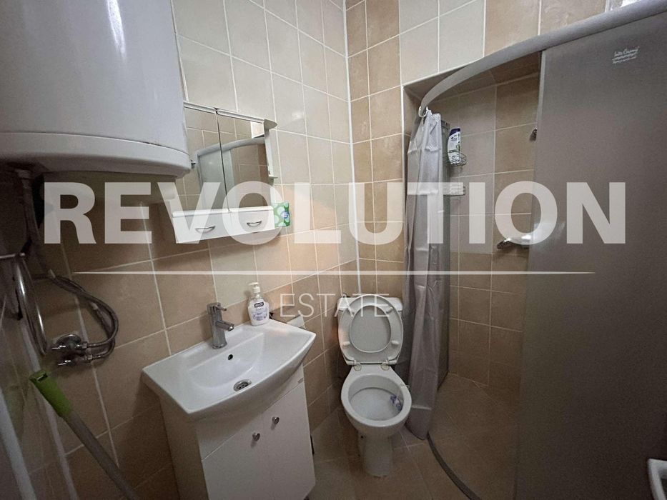 Дава се под наем Тристаен апартамент в Варна, Център - 90 кв.м за 650 € - Снимка #11