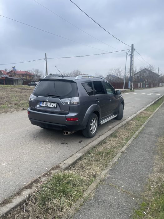 Mitsubishi outlender 2
