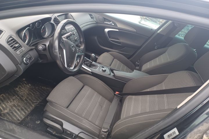 Dezmembrez Opel Insignia A