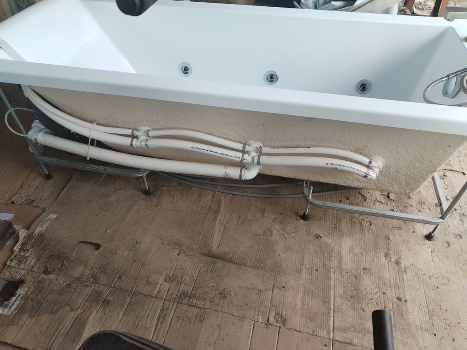 Италианска хидромасажна вана (Джакузи) – КАТО НОВА!
Продавам висок кла