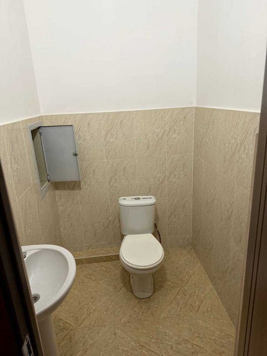 Metroni Choshtepa bekatida 3 xonali yangi qurilgan uy sotiladi