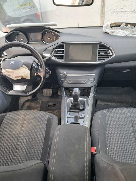Dezmembrez PEUGEOT 308  1.5 HDI motor YHZ transmisie automata an 2019