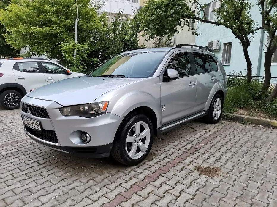 Mitsubishi Outlander Stare buna