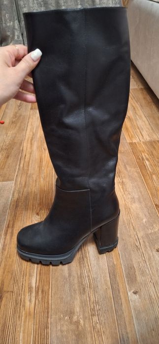 Продам женскую обувь