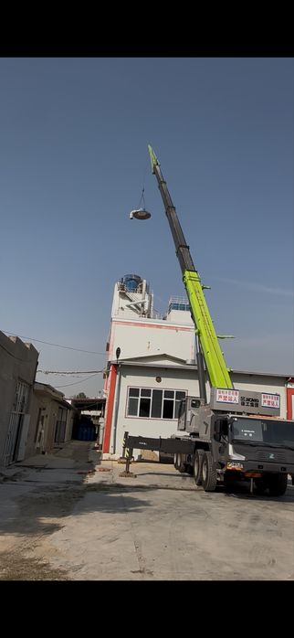 Zoomlion кран 100 тонна.