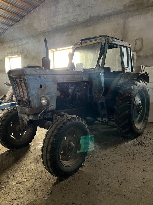 трактор и пресс