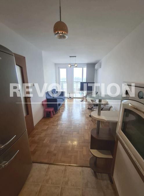 Дава се под наем Тристаен апартамент в Варна, ВИНС - 74 кв.м за 558.45 € - Снимка #2