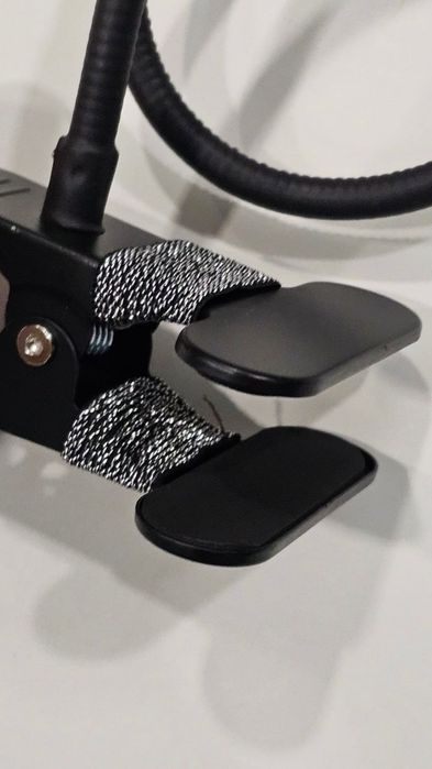 Гибкий держатель для смартфона с прищепкой