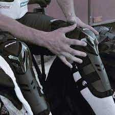 Genunchiere moto cu balamale Polisport Devil – Negru - PROTECTII MOTO