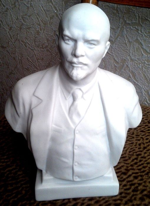 Фарфор Бюст В. И. Ленина. Бисквит. СССР, ЛФЗ, ХХ век, высота 18 см.