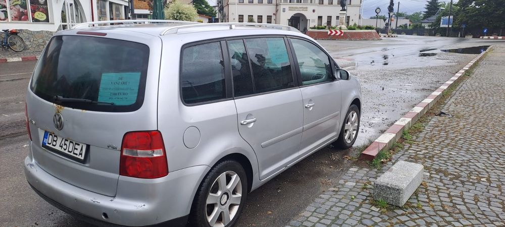 VOLKSWAGEN Touran 0 — imagine 4