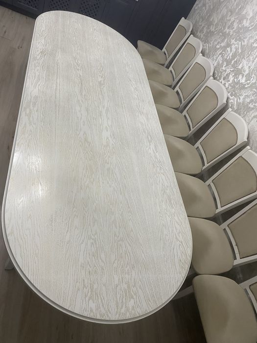 Стол со стульями