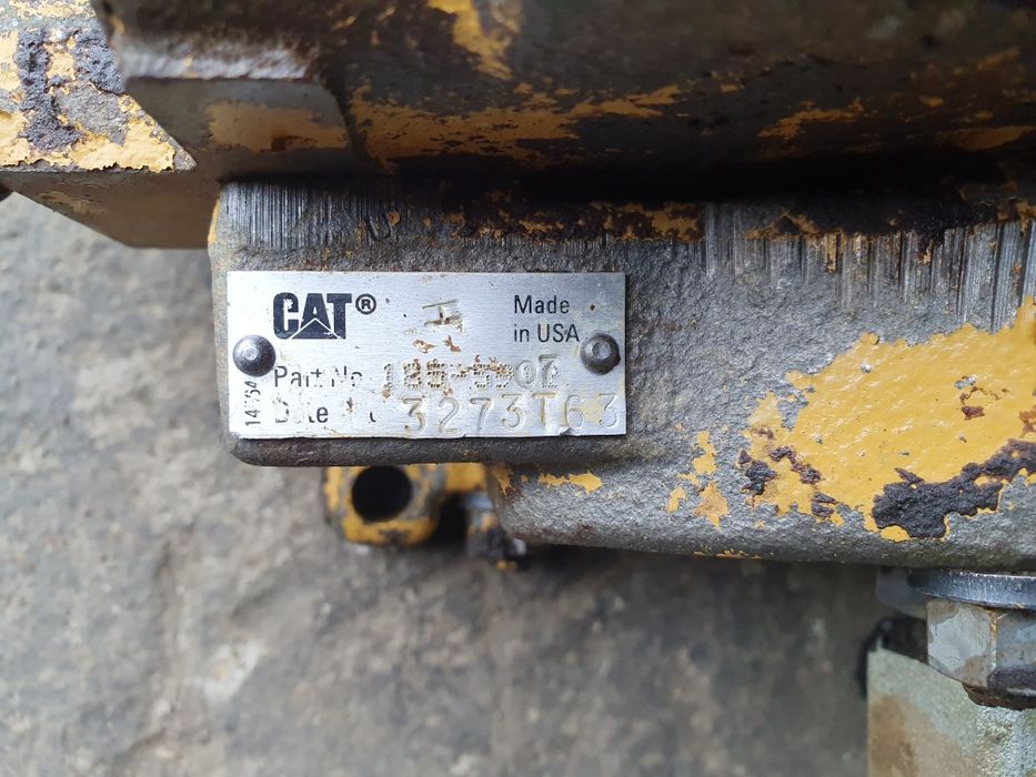 Distribuitor caterpillar