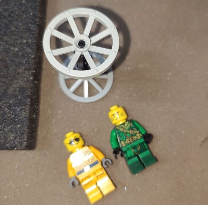 Figurine lego si accesirii