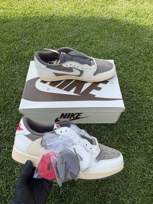 Jordan 1 low  Travis Scott reverse mocha