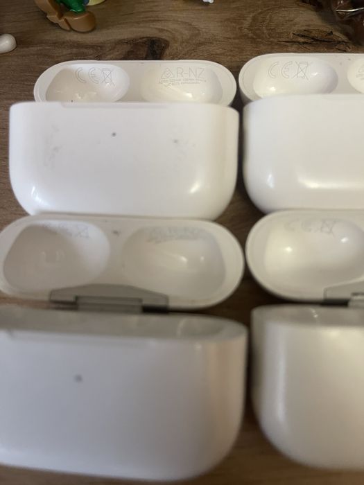 Carcasa Airpods pro2, pro1, Airpods4, Casca stanga, dreapta, airpods 4