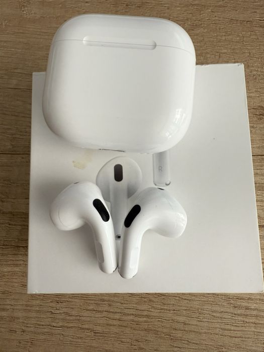 Apple AirPods 4 Gen Active Noise Cancellation