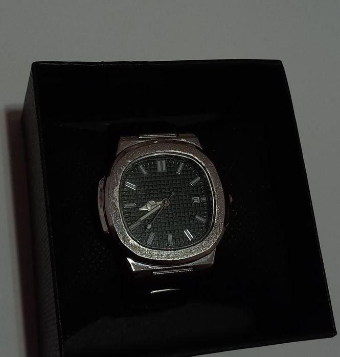 Прода часы новые