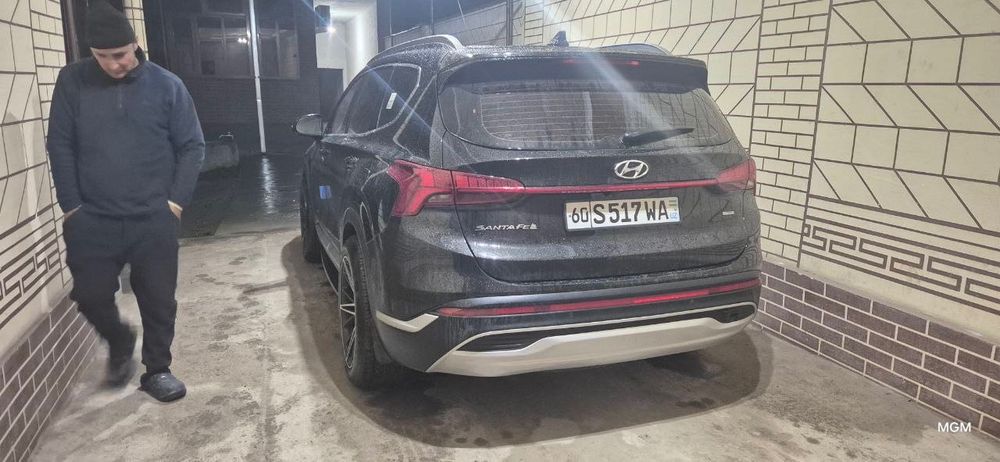 Hyundai Santa Fe sotiladi