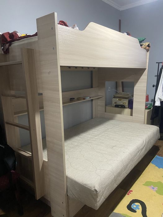 Двухярусная кровать