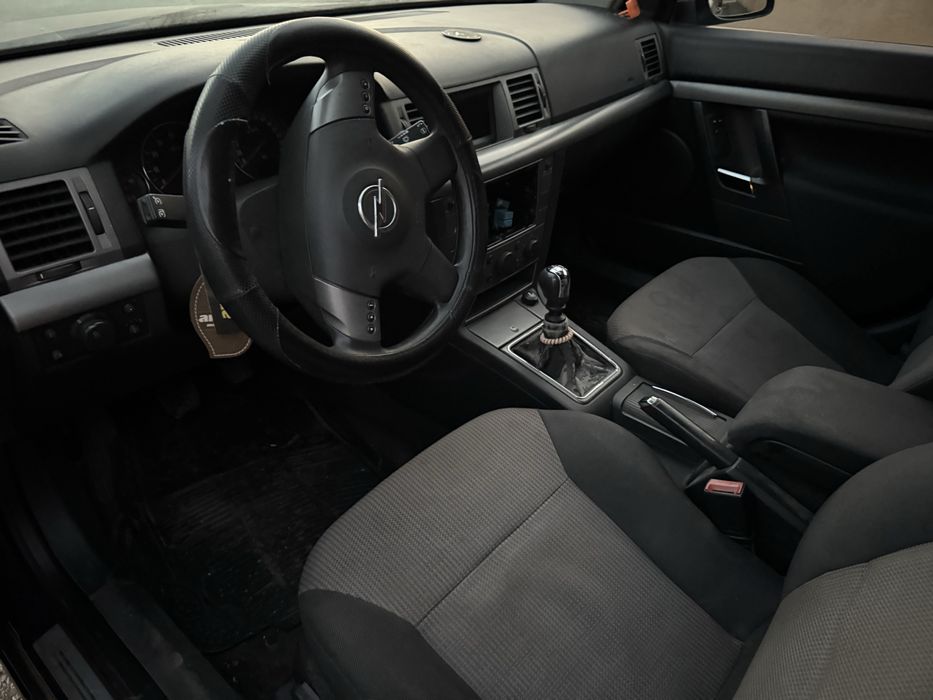 Продавам опел сигнум на части