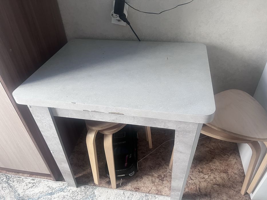 Продам стол в хорошем состоянии