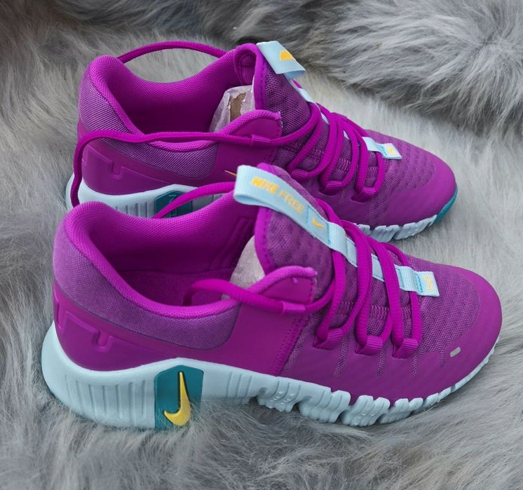 Nike Metcon оригинални дамски сникърси нови с оригиналната  кутия 38.5