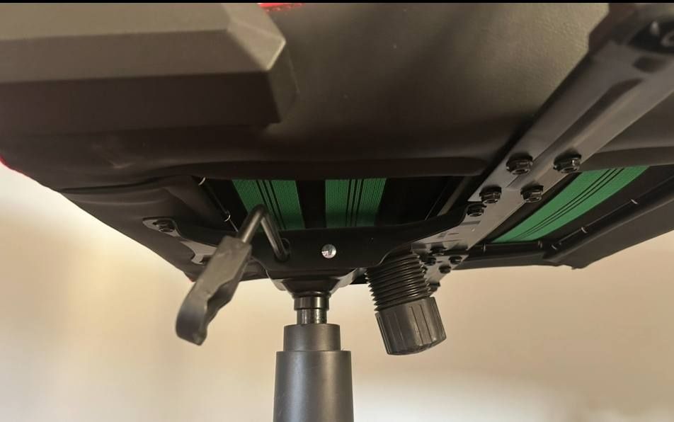 Манитор и кресло