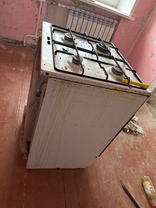 Оддаем бесплатно газовую плиту