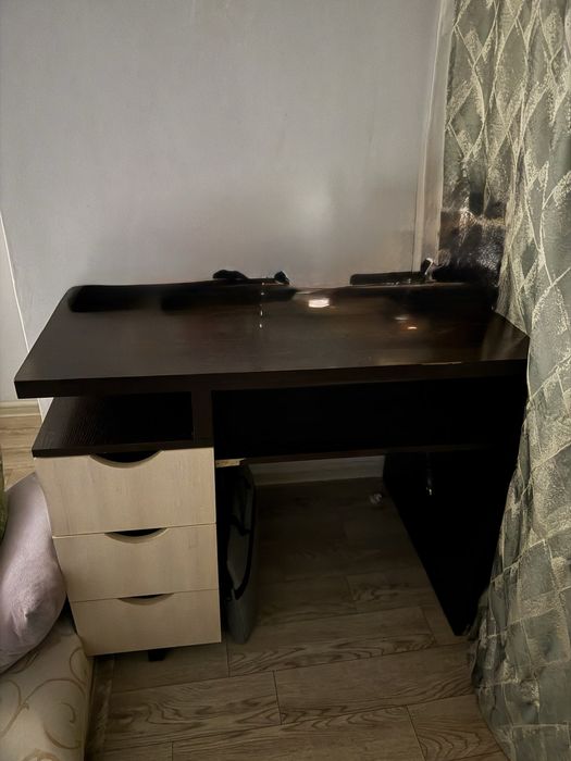 Продам письменный стол