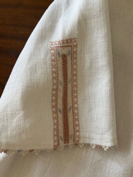 Блуза  с бродерия ръчна изработка