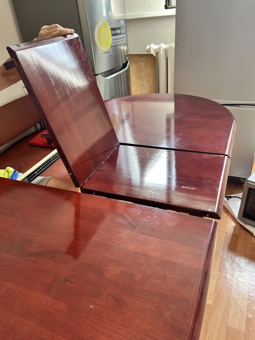 Крепкий стол