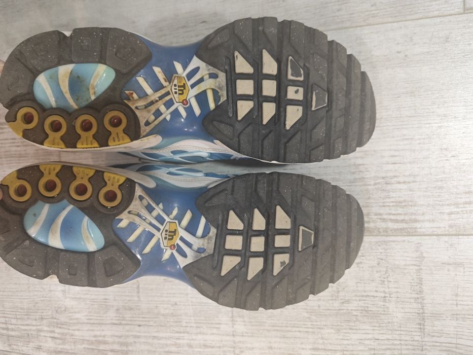 Маратонки.  Nike TN