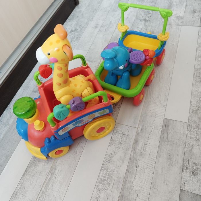 Книжка и влак fisher price