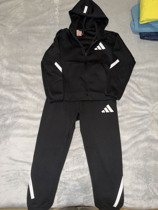 Спортен комплект Adidas