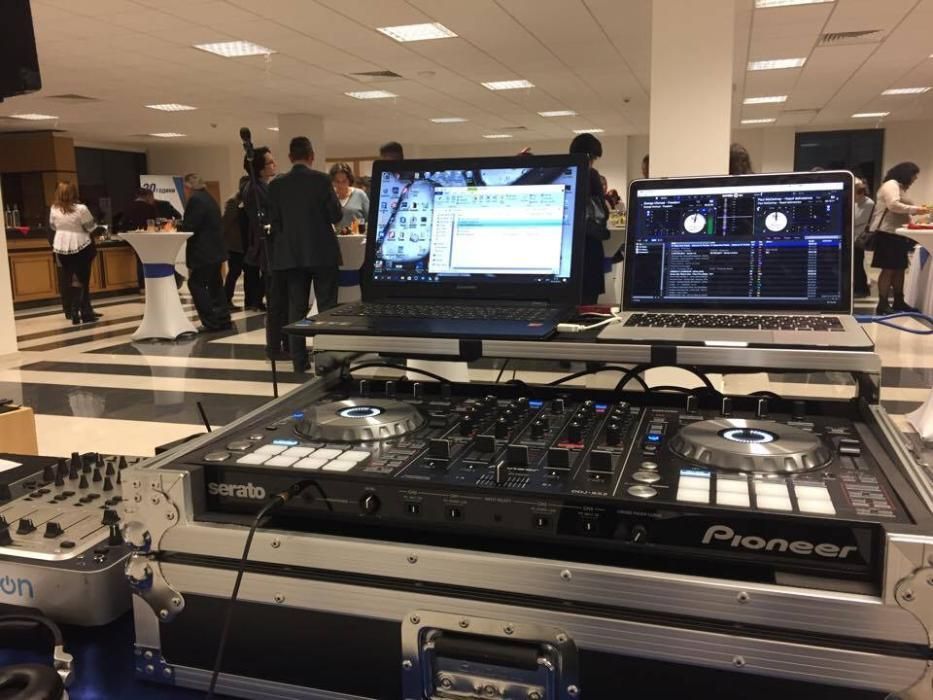 DJ/Дисководещ за Професионално озвучаване и водене на вашето тържество