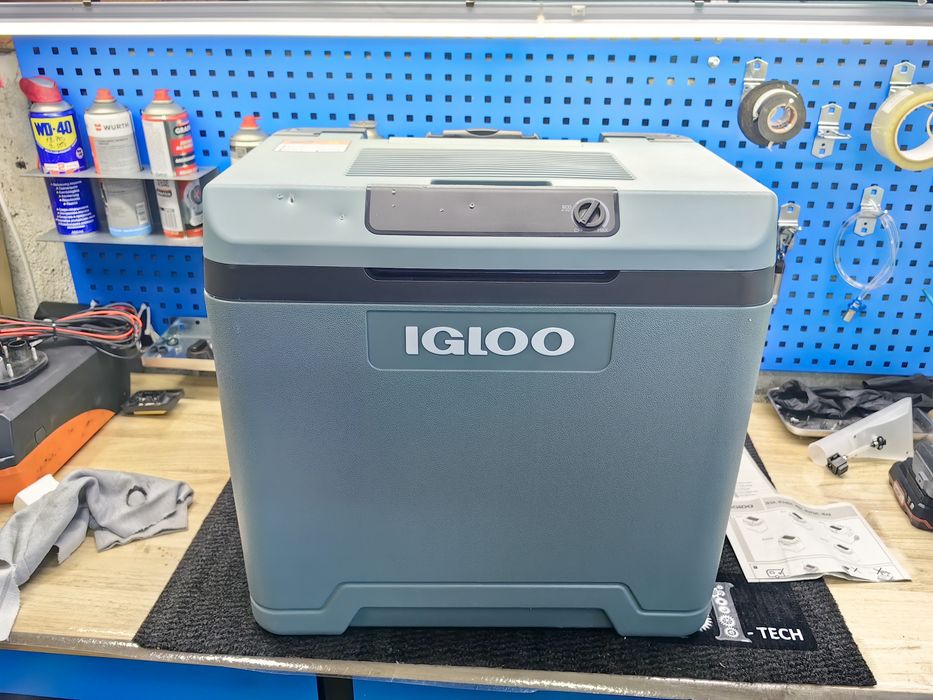 IGLOO Електрическа хладилна кутия IE42 220V AC/12V DC 42L Roller - Ice