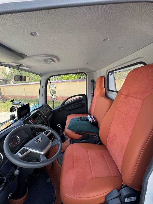 Эвакуатор с электрической лебедкой FAW Tiger V