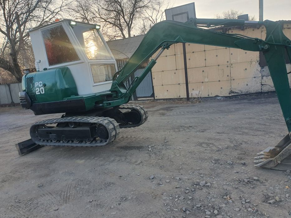 В продаже мини экскаватор вес 3 тонны